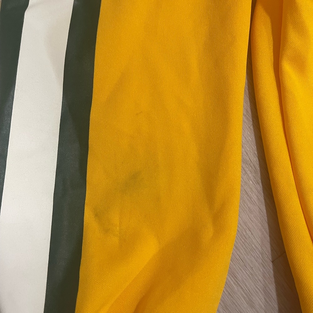 Like new Green Bay Packers football uniform - Picture 14 of 15